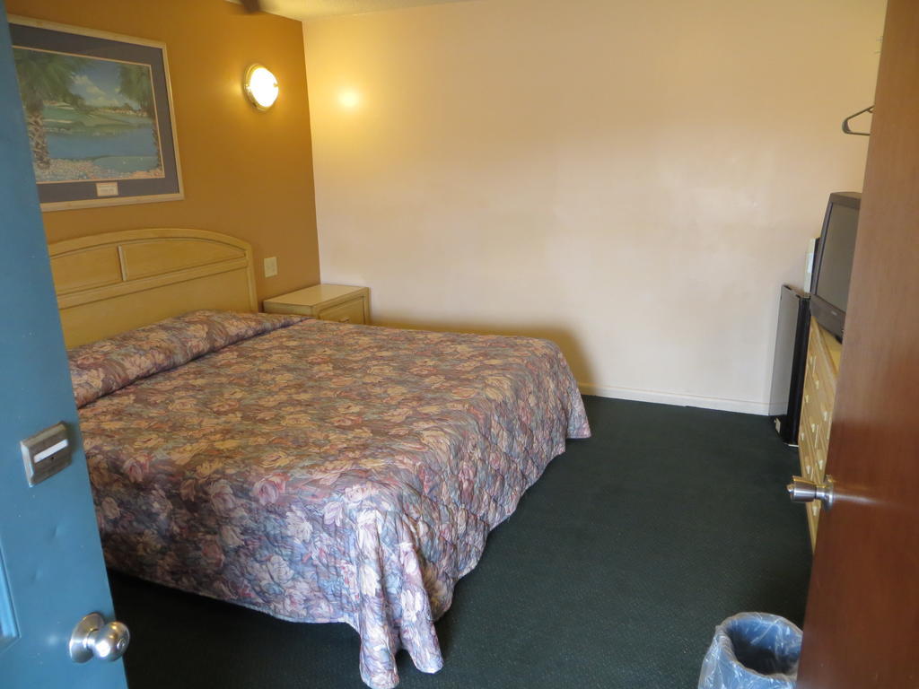 Budget Inn Sebring Buitenkant foto